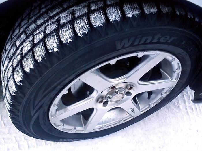 Nokian Tyres Hakkapeliitta 10p: лучшие шипы для зимней резины
