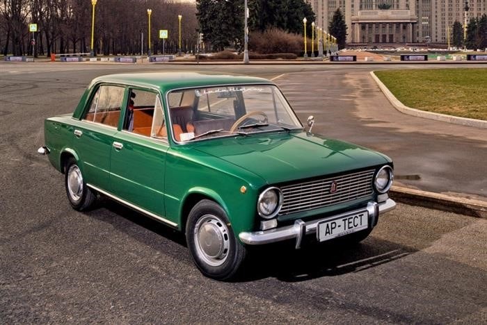 Каким образом происходила покупка автомобилей в СССР?