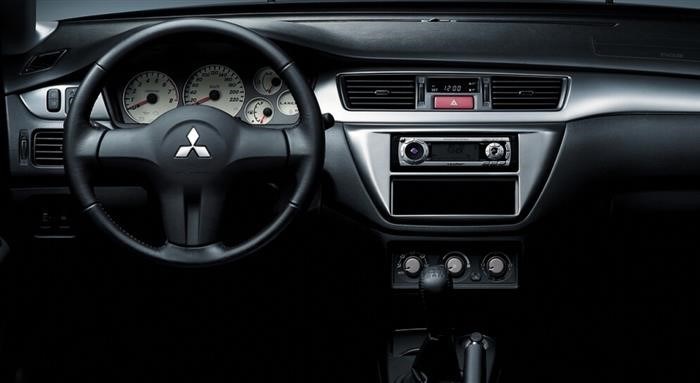 Стомость и характеристики автомобиля Mitsubishi Lancer 9 1.6 MT Invite