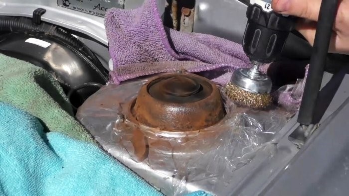 Чем следует мыть двигатель автомобиля