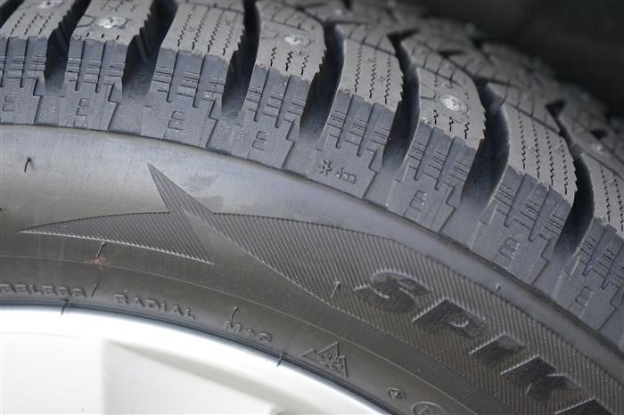 Высокая эффективность Bridgestone Blizzak Spike 02 SUV