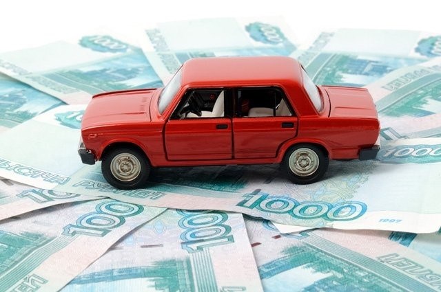 Доллар и момент: какая связь между курсом доллара и ценами на автомобили?