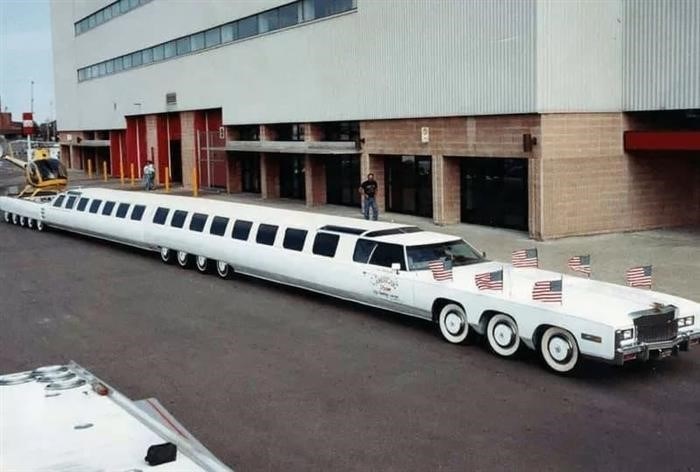 Розовая Hummer Limo - самая длинная машина