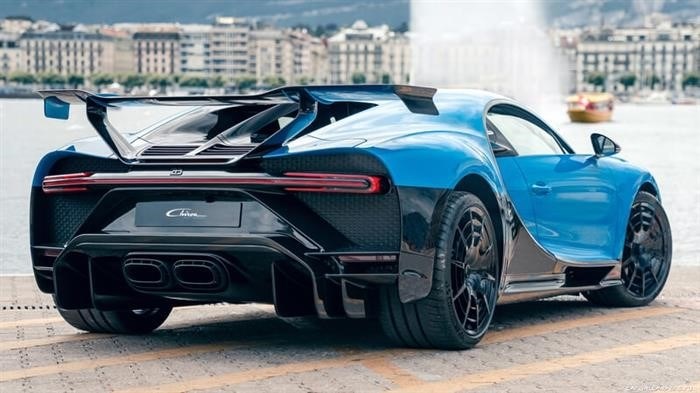 Bugatti Divo: экстравагантность и элегантность в одном автомобиле