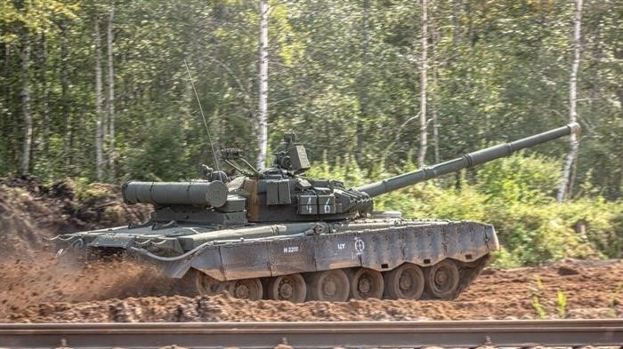 Применение основного боевого танка Т-80 на Украине