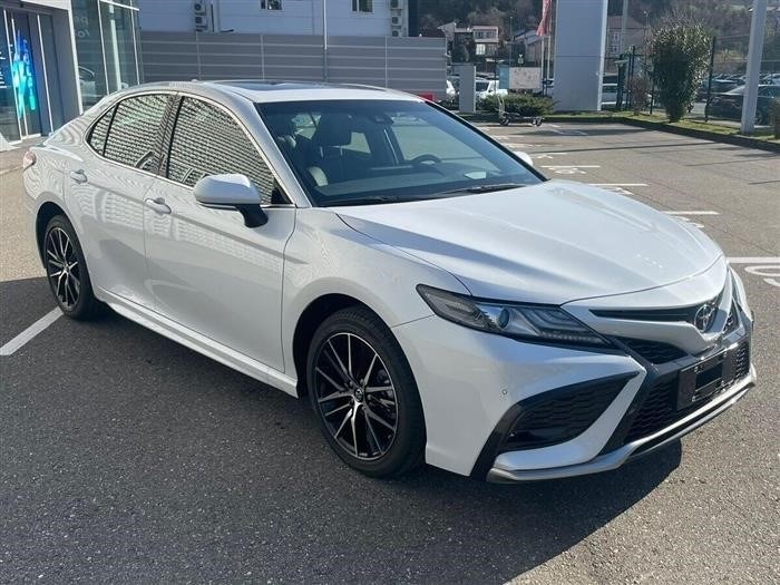 Комплектации и цены Toyota Camry